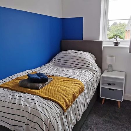 Modern Roomy 3 Bedroom Home パーショア エクステリア 写真